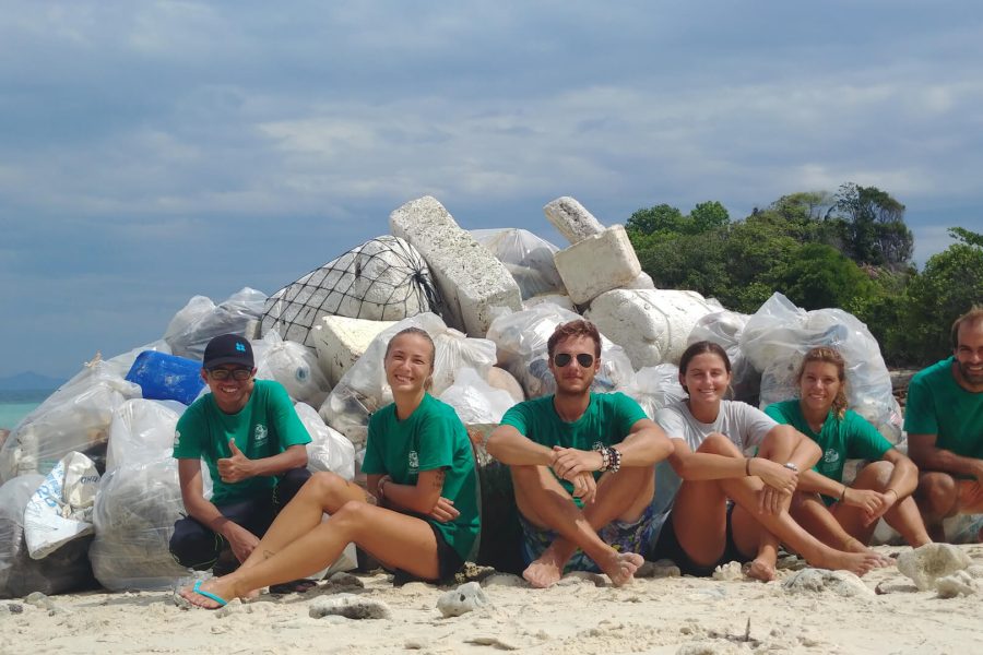 OCEANR beach cleanup